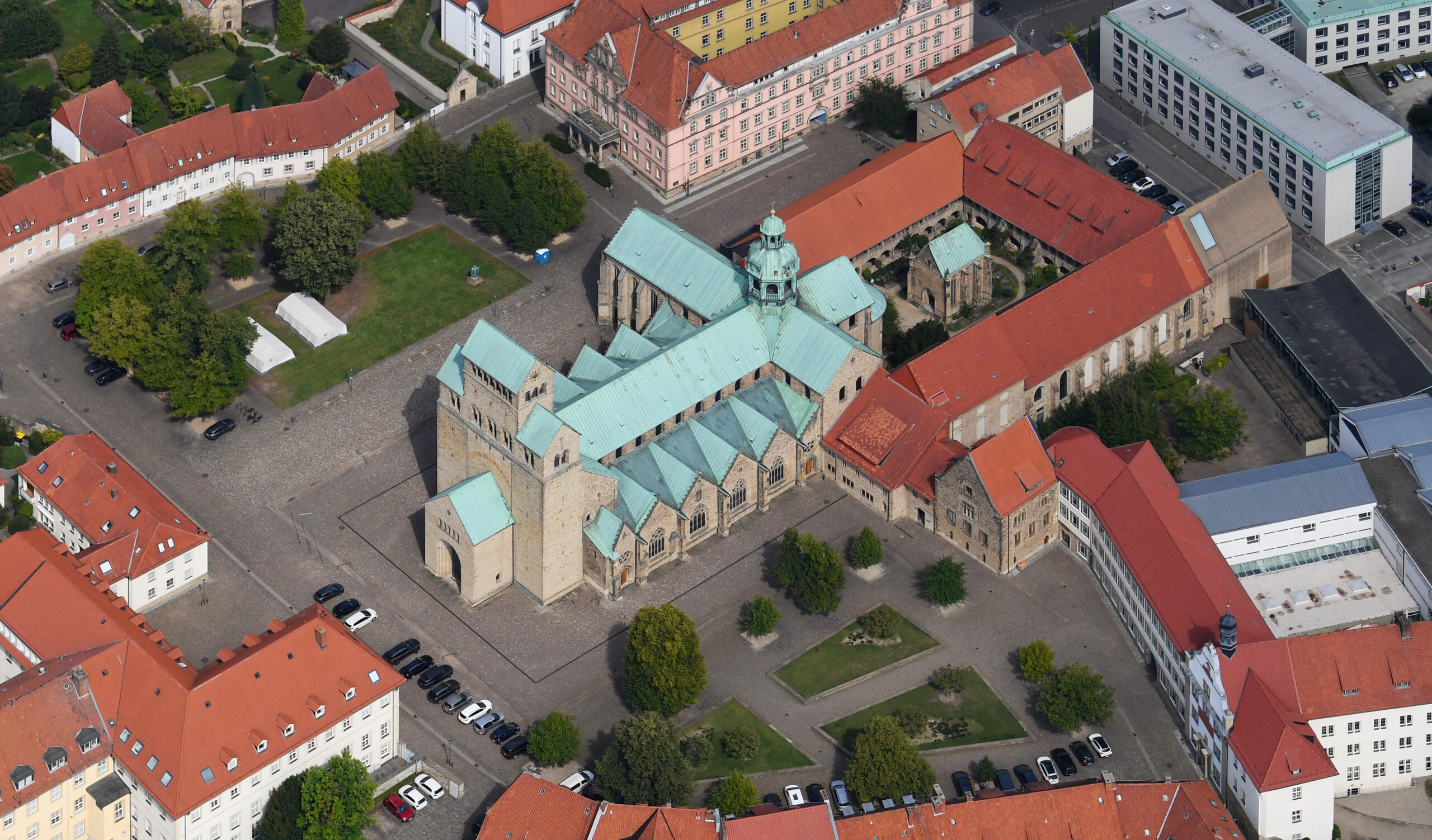 ヒルデスハイムの聖マリア大聖堂と聖ミヒャエル聖堂