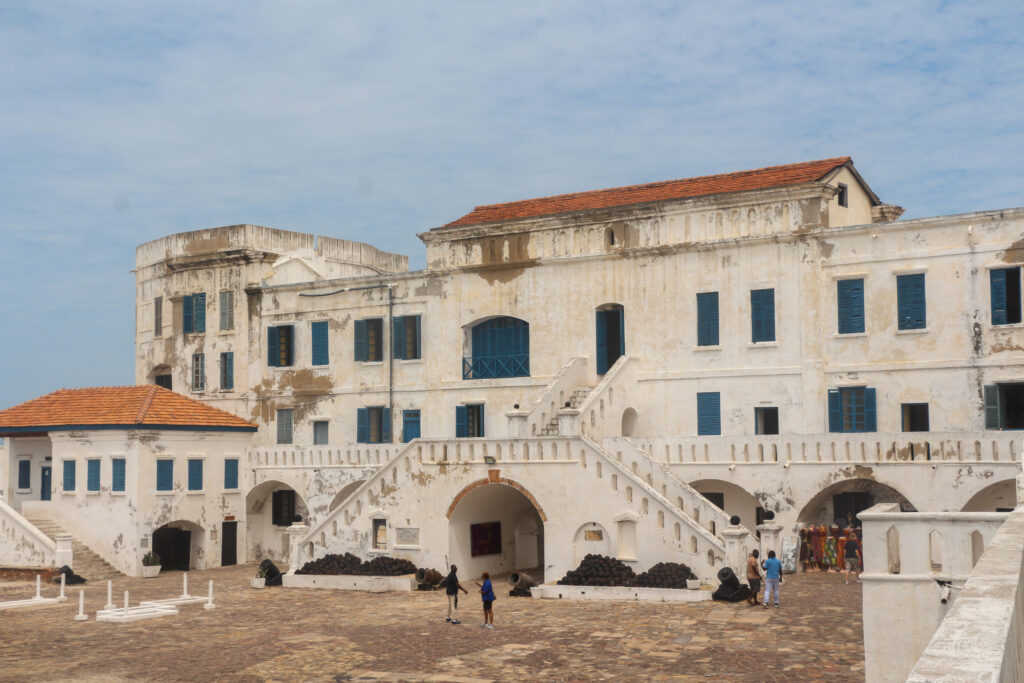 ガーナのベナン湾沿いの城塞群
