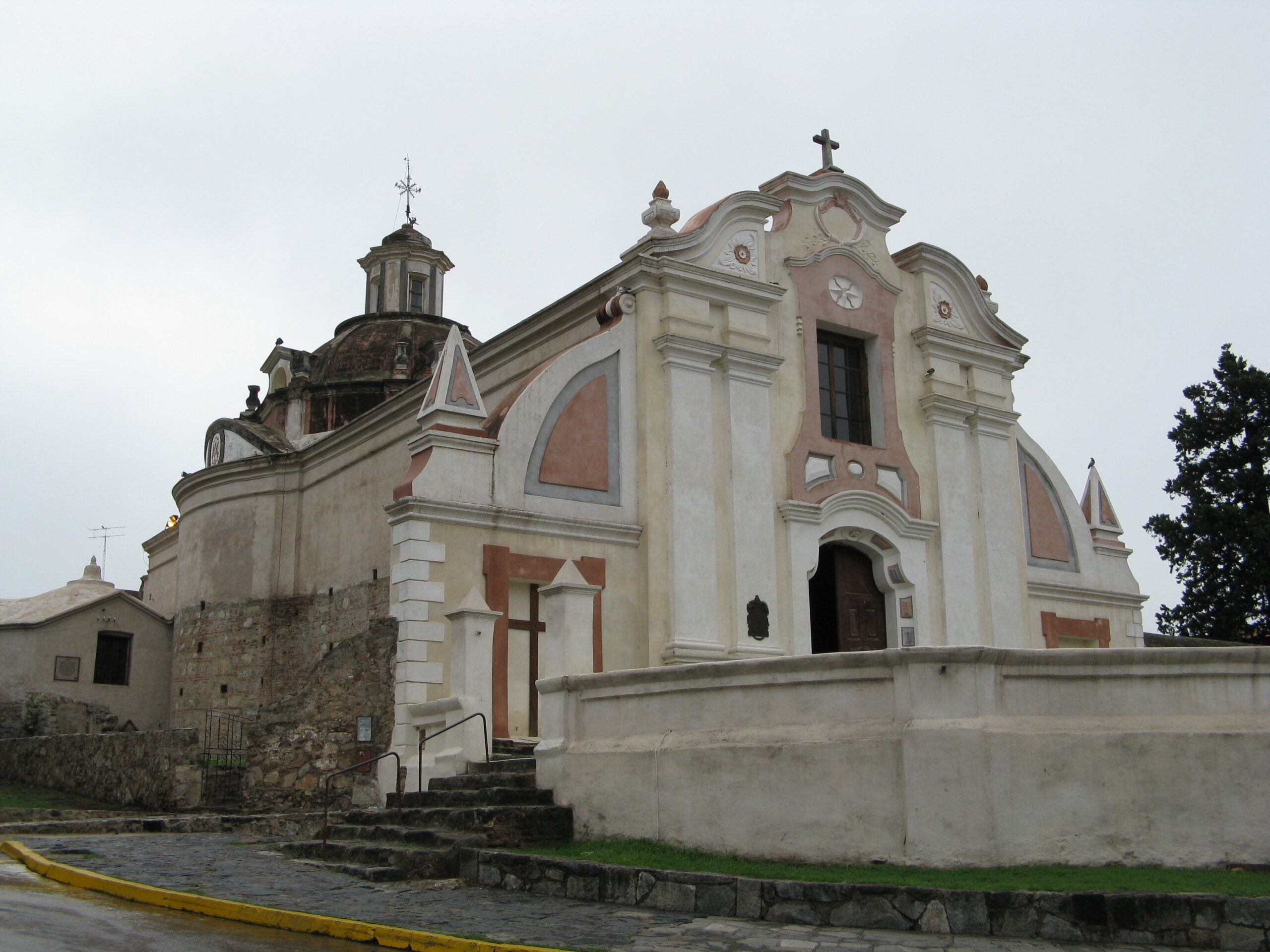 コルドバのイエズス会管区教会堂と農園跡