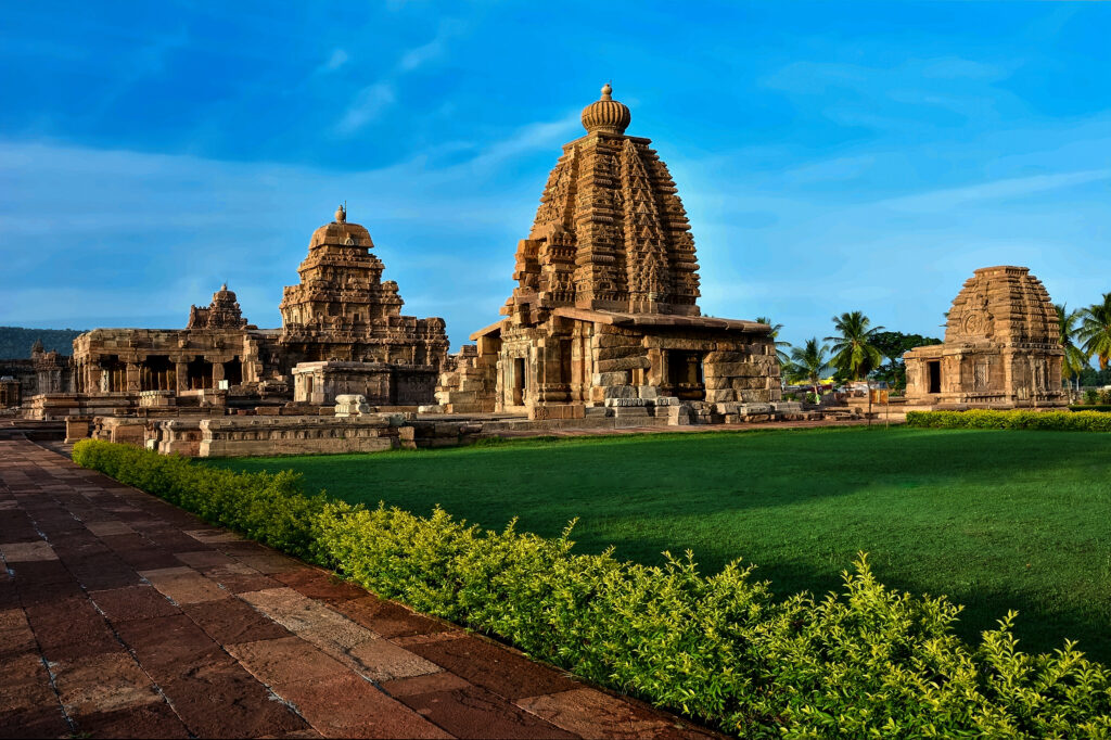 パッタダカルの寺院群