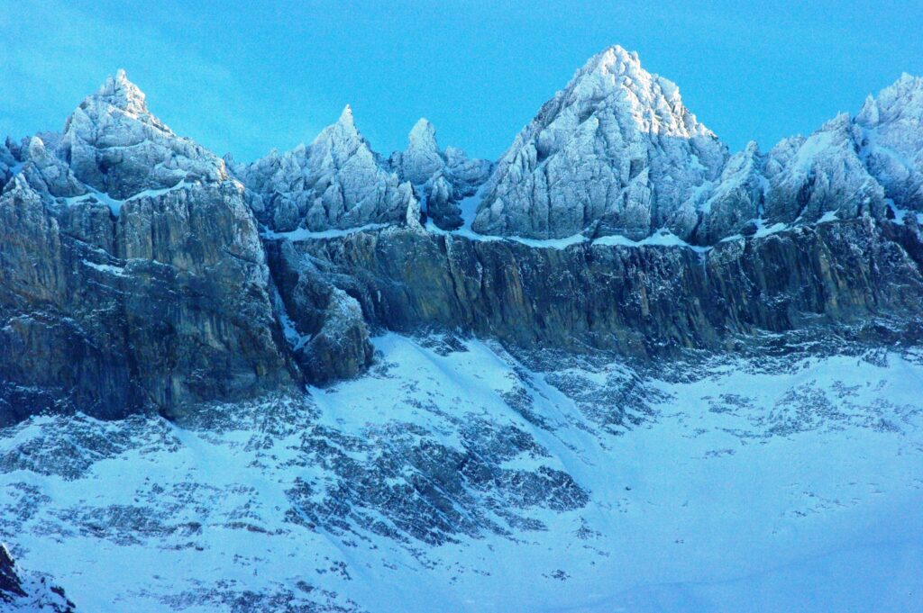 スイスのサルドナ上層地殻変動地帯