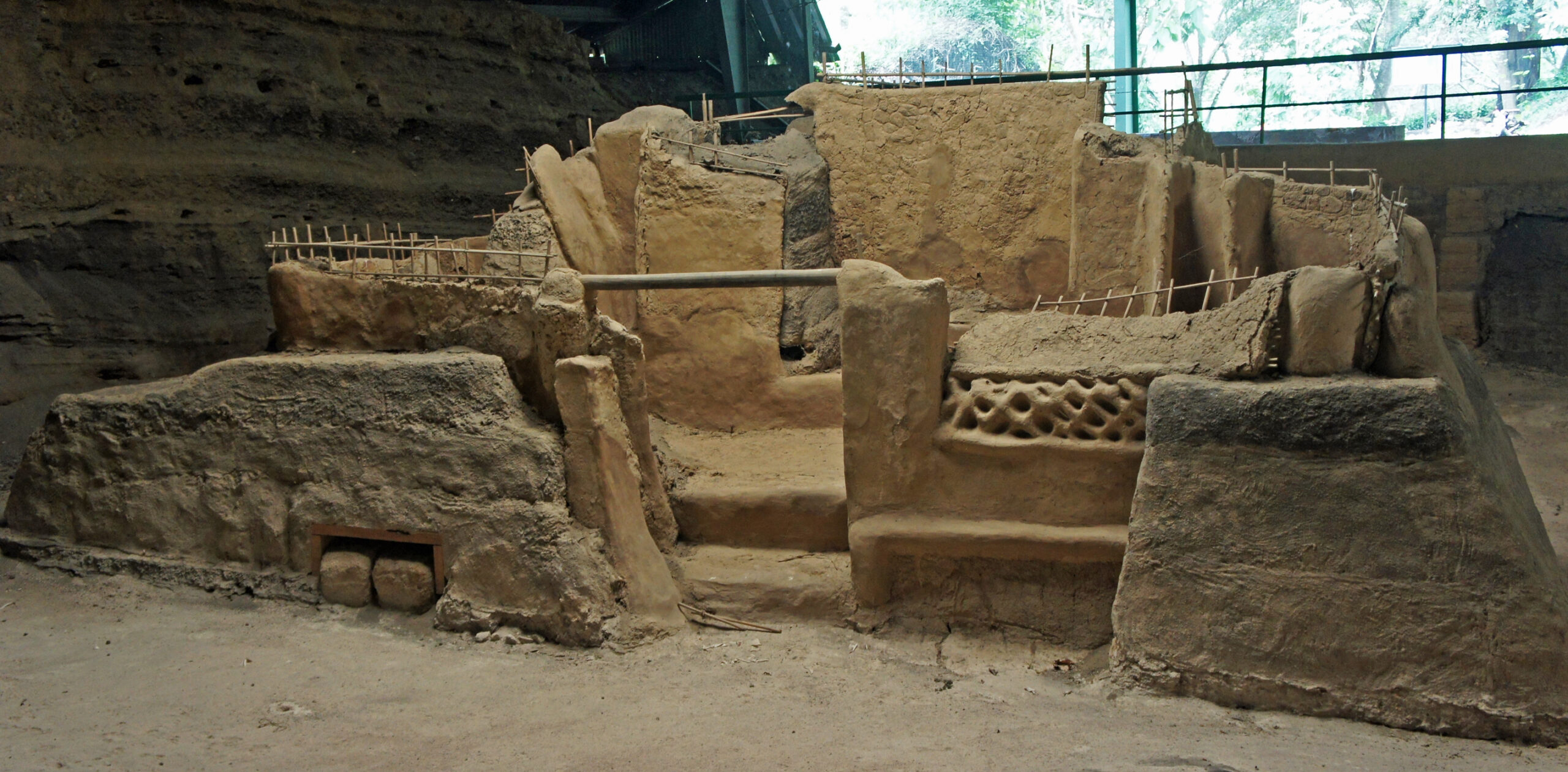 ホヤ・デ・セレンの考古遺跡