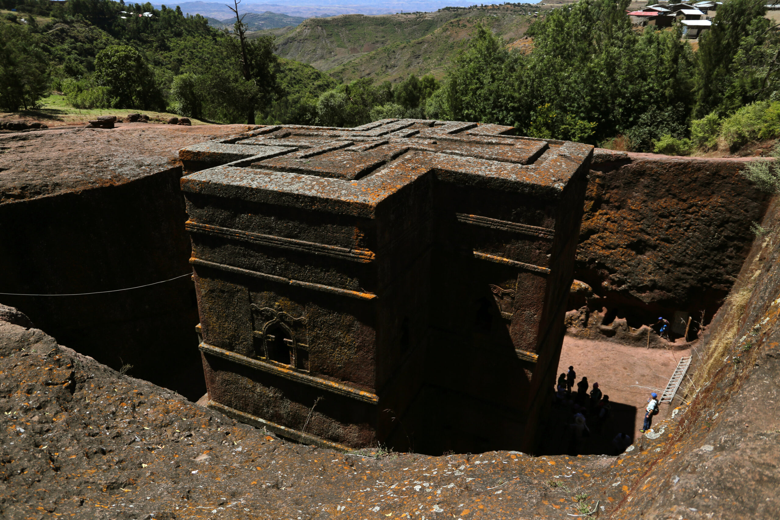 ラリベラの岩の聖堂群
