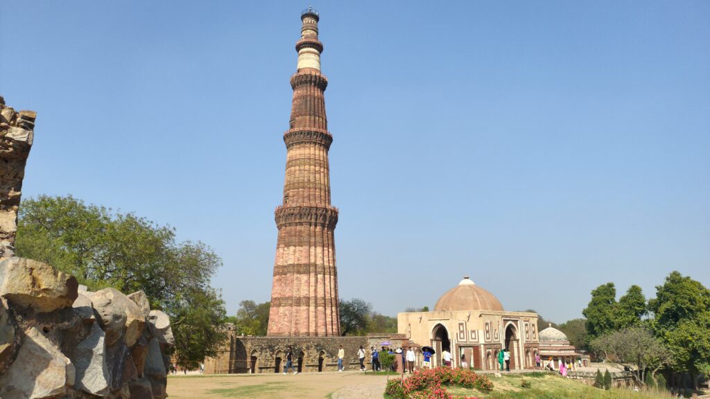 デリーのクトゥブ・ミナールとその関連施設