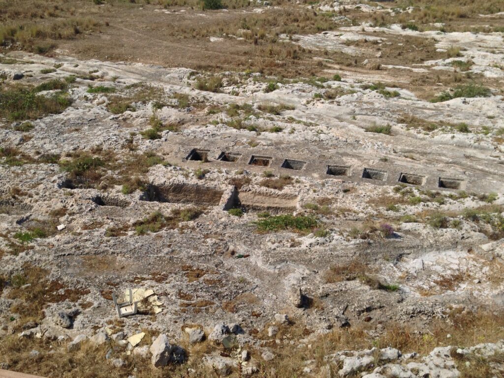 シラクサとパンタリカの岩壁墓地遺跡