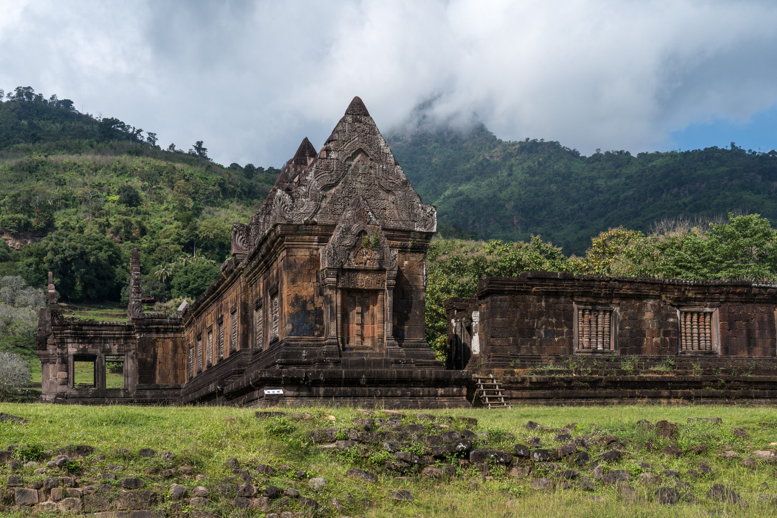 チャムパーサックの文化的景観にあるワット・プーと関連古代遺跡群