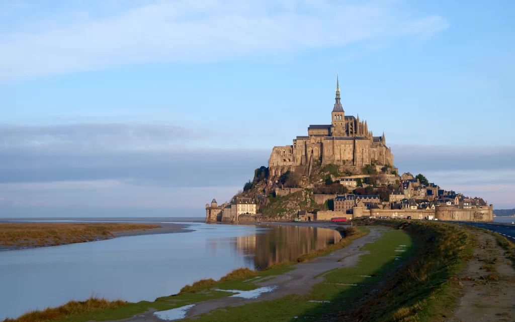 モン・サン・ミシェルとその湾（フランス）